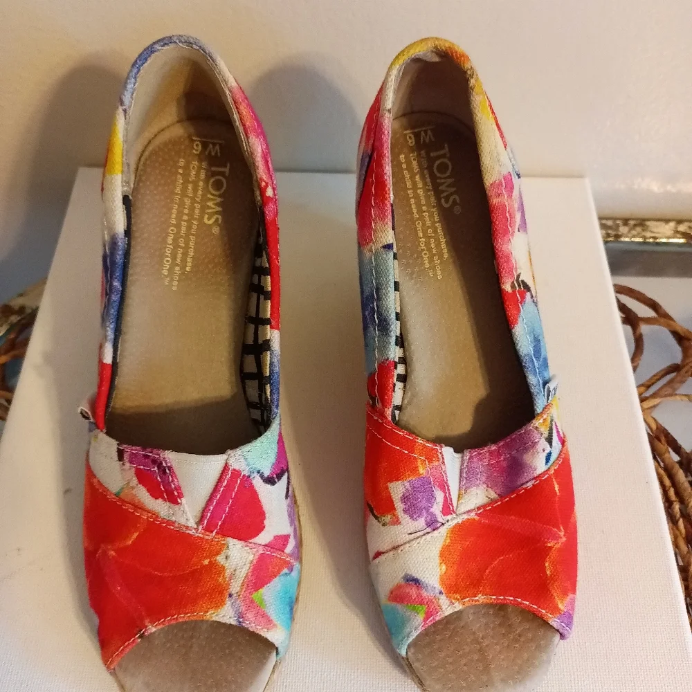 Toms espadrille used